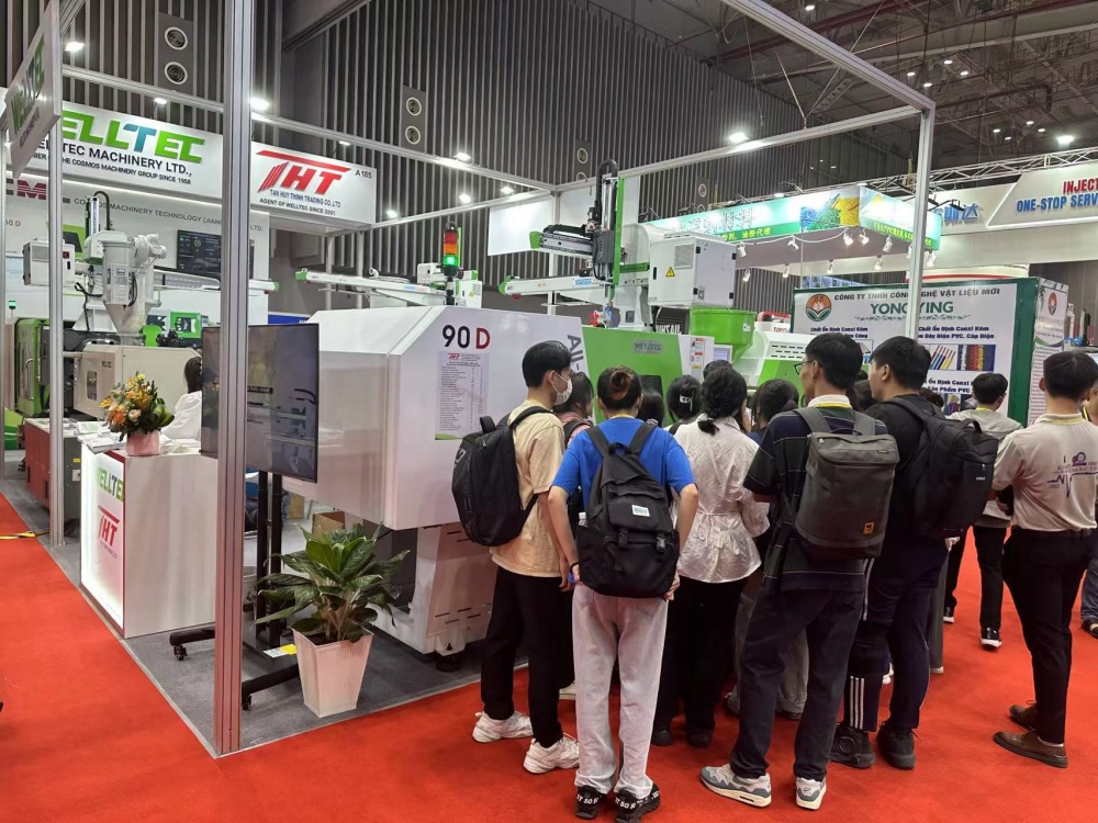 展会人群_副本.jpg